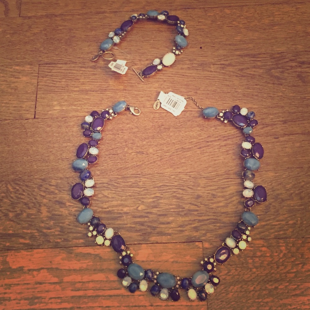 HP🎉 Statement necklace & bracelet set 🎉